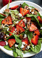 What are the Health Benefits of Strawberries - strawberry spinach salad